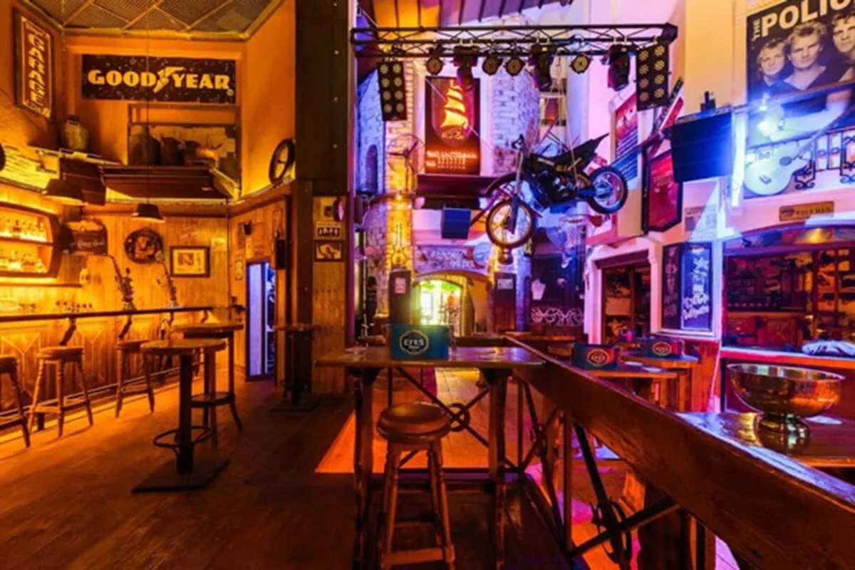 Bodrum'da ki En iyi Pub ve Barlar Listesi & Canlı Müzik adlı blog yazısına ait kapak görseli