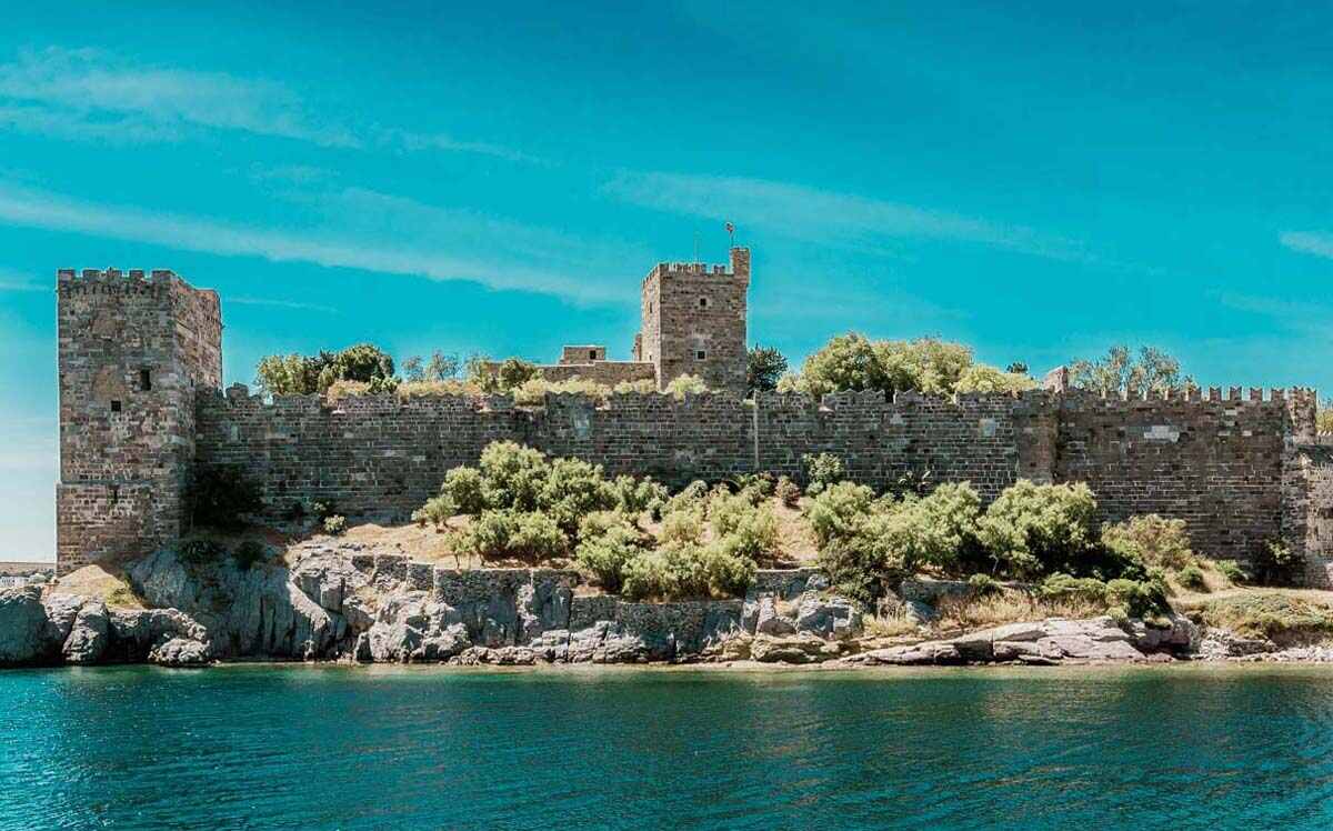 Bodrum Kalesi Denizden Görünüm